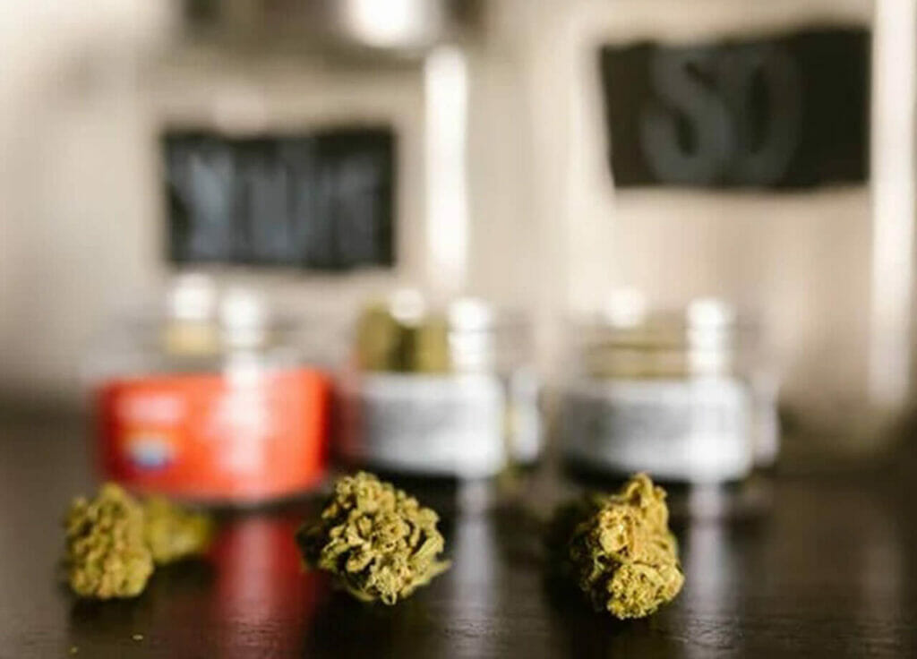 Buy cannabis Online Newfoundland | Cannalyft Canada | Cannalyft Canada