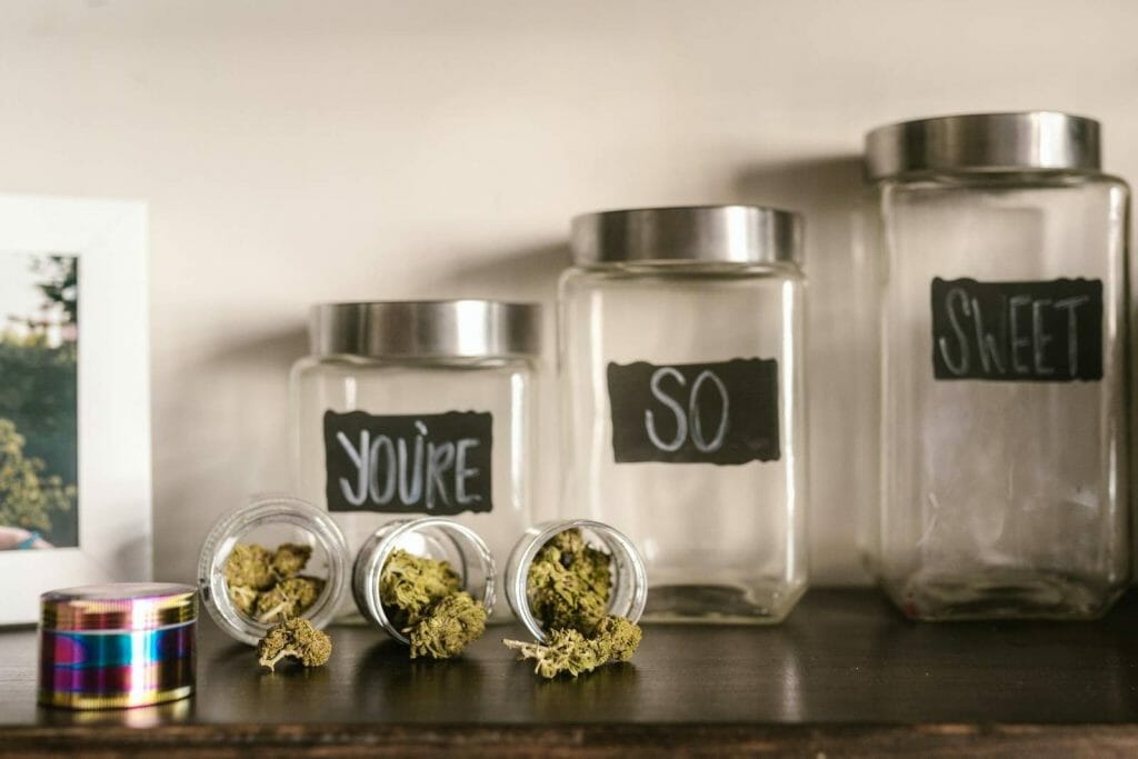 Buy My cannabis Online: Deals and Discounts You Can Find From Our Online Marijuana Dispensary | Cannalyft Canada | Cannalyft Canada